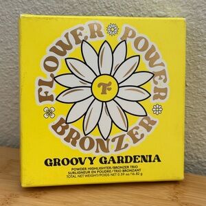Trixie Cosmetics Flower Power Bronzer - Groovy Gardenia